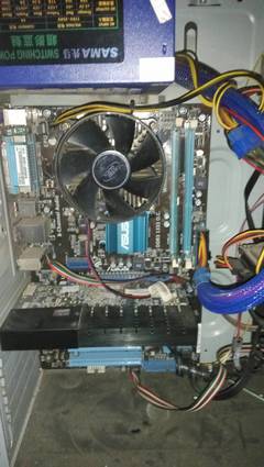 電腦開機黑屏黃燈、主機燈亮但風扇不動的診斷與解決